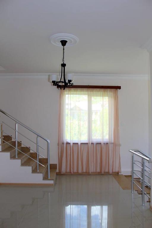 Family & Friends Guest House Dilijan Eksteriør billede