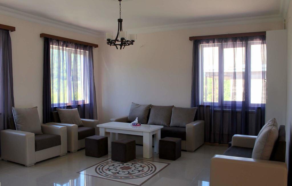 Family & Friends Guest House Dilijan Eksteriør billede